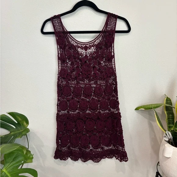 Collegiate Outfitters | Burgundy Crochet Sleeveless Top | Size Small - Picture 3 of 3